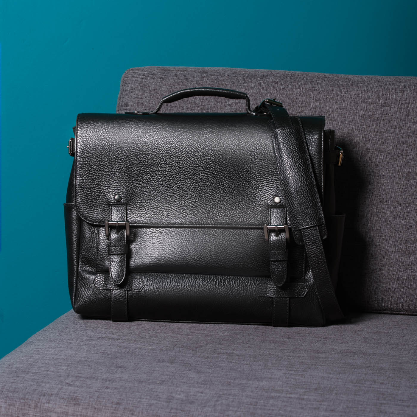 Why a Messenger Bag Is a Must-Have